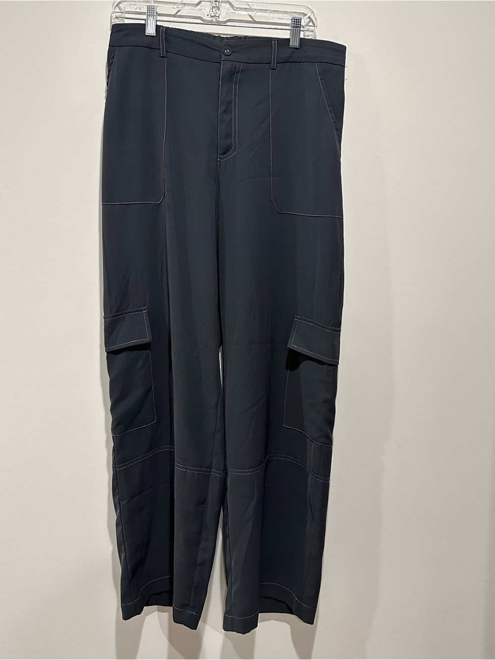 Kittenish Grey Wide-Leg Cargo Trousers